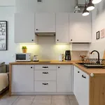 Smile Apartments Center Krakow Old Town *