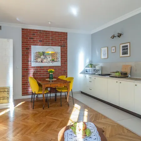 Smile Center Old Town アパート *